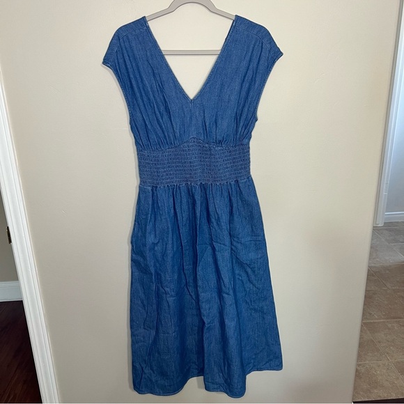Old Navy Smocked Waist Midi Blue Denim Wash Dress size small - Picture 2 of 9